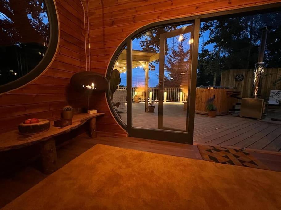 The Pines Treehouse At Treetops Hideouts ริชมอนด์ ภายนอก รูปภาพ