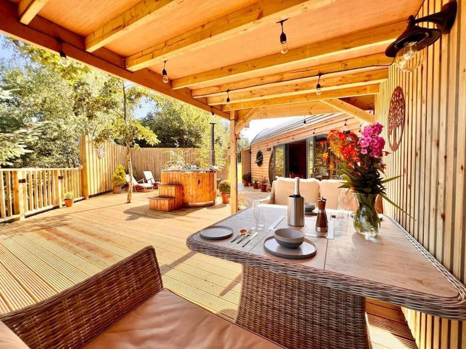 The Pines Treehouse At Treetops Hideouts ริชมอนด์ ภายนอก รูปภาพ