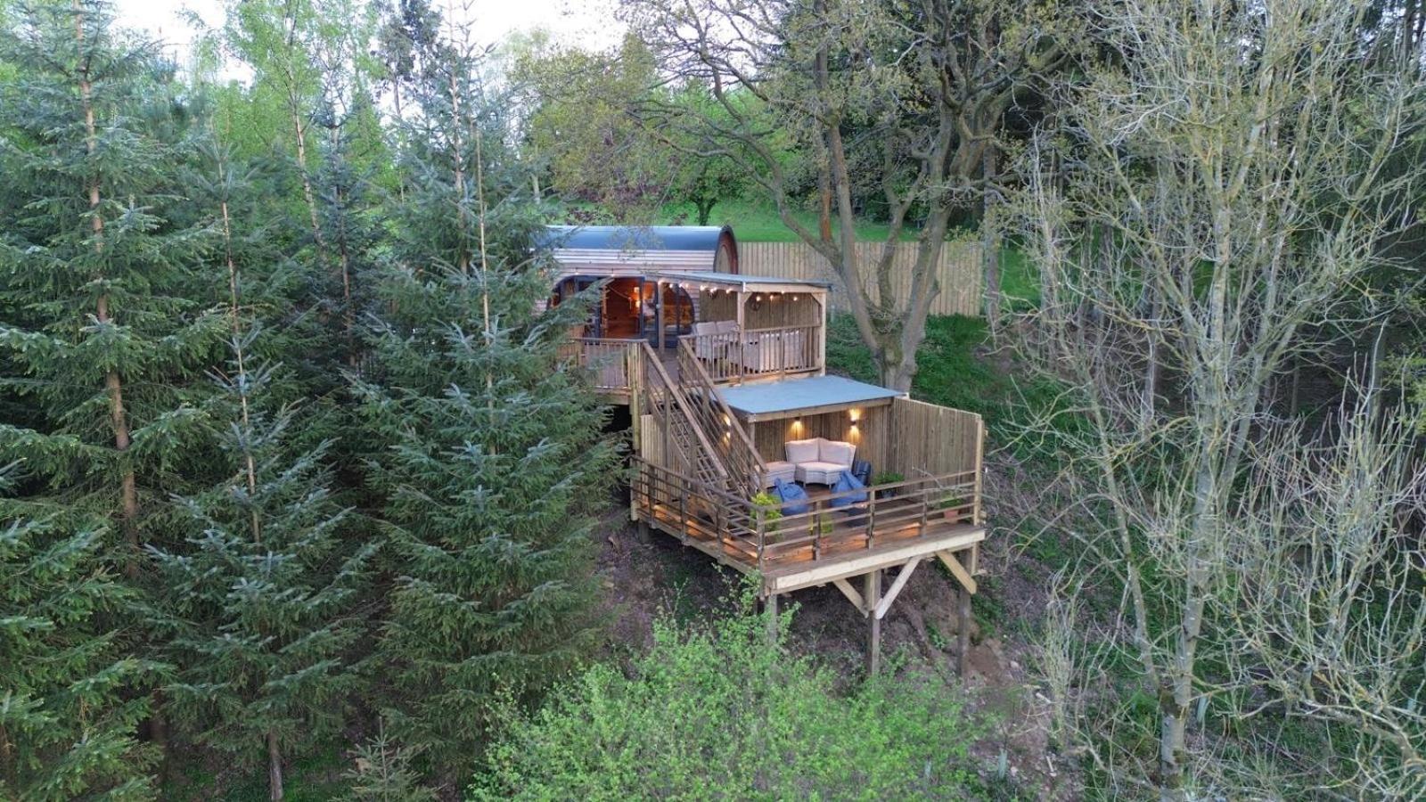 The Pines Treehouse At Treetops Hideouts ริชมอนด์ ภายนอก รูปภาพ