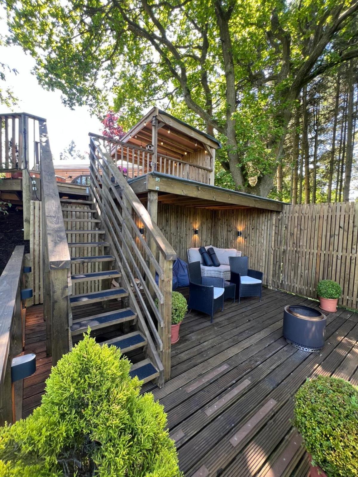 The Pines Treehouse At Treetops Hideouts ริชมอนด์ ภายนอก รูปภาพ
